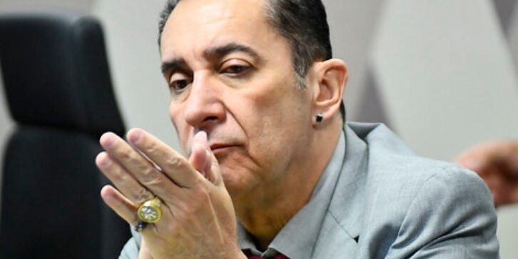 Jorge Kajuru é reconduzido à liderança do PSB no Senado